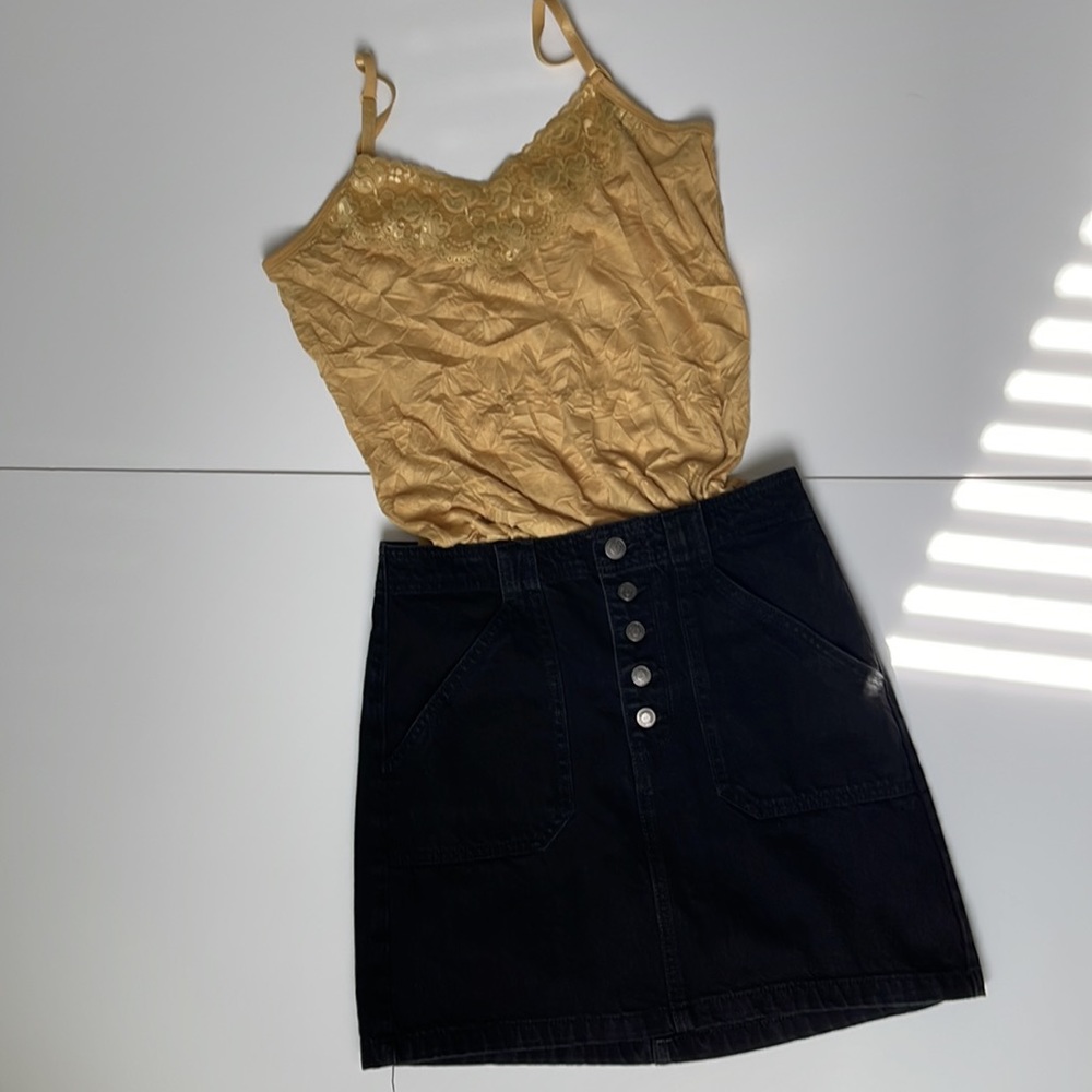 Hollister Denim Skirt. - Picture 6 of 7